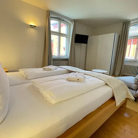 Im Zentrum Von Lochau, #1 *